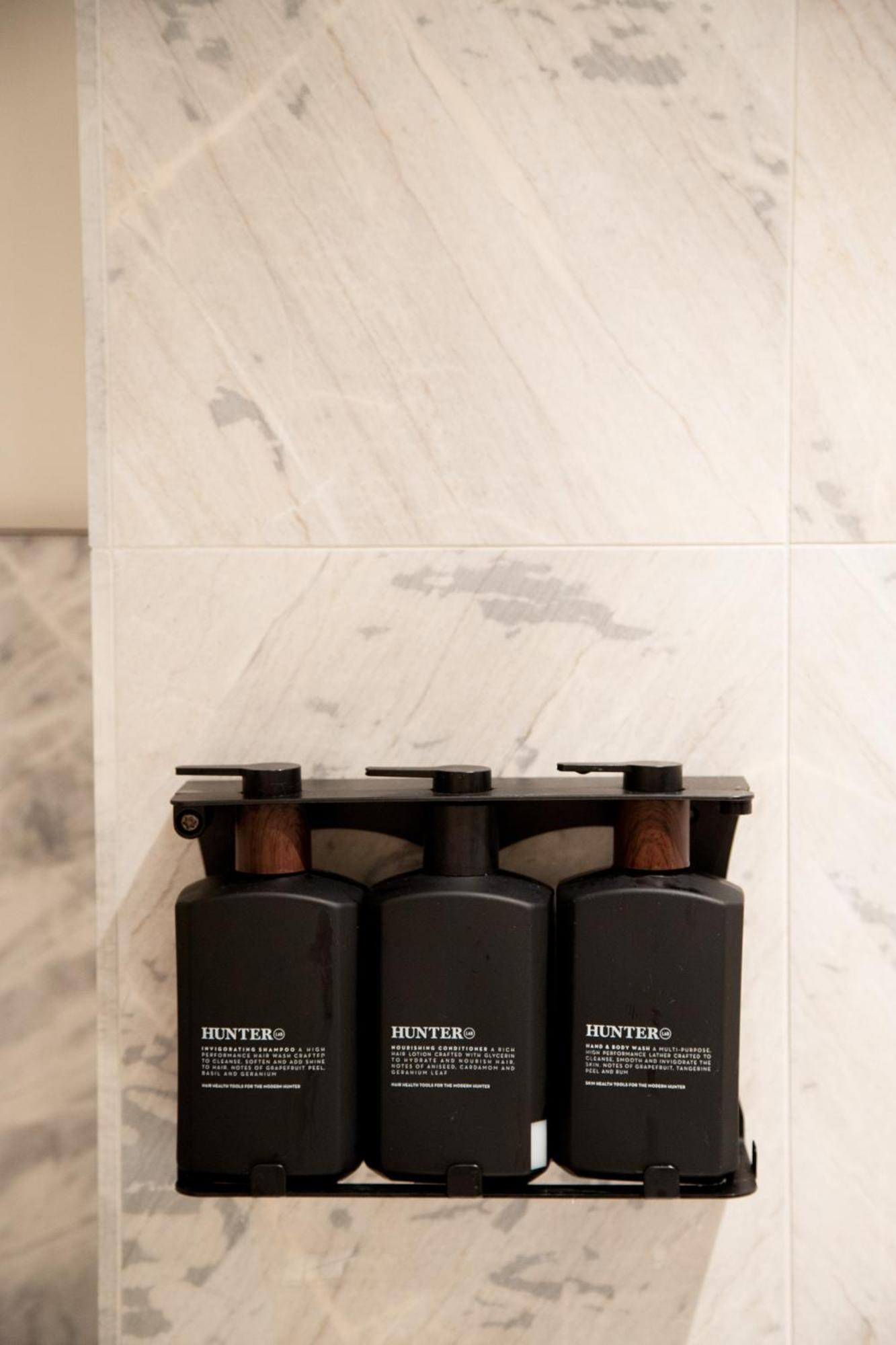 202 Elizabeth Hotel Сидни Екстериор снимка Soap dispensers